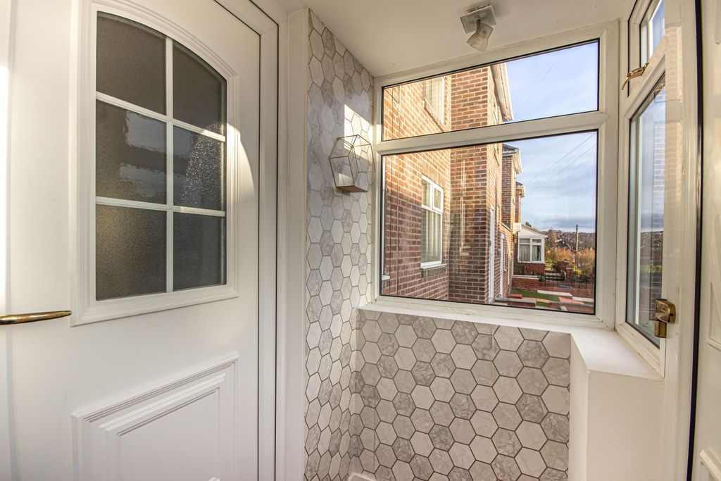Property photo 3 of 18 3