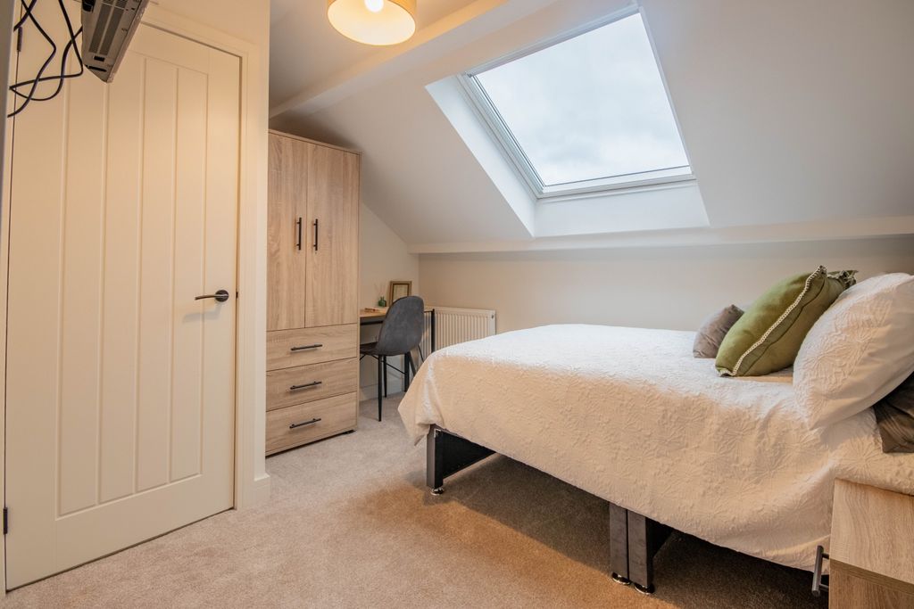 Property photo 1 of 9 E-10