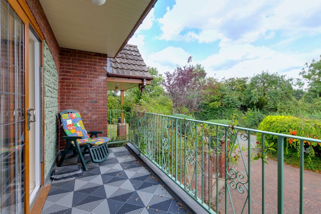 Property photo 3 of 28 Generous Relaxing Balcony