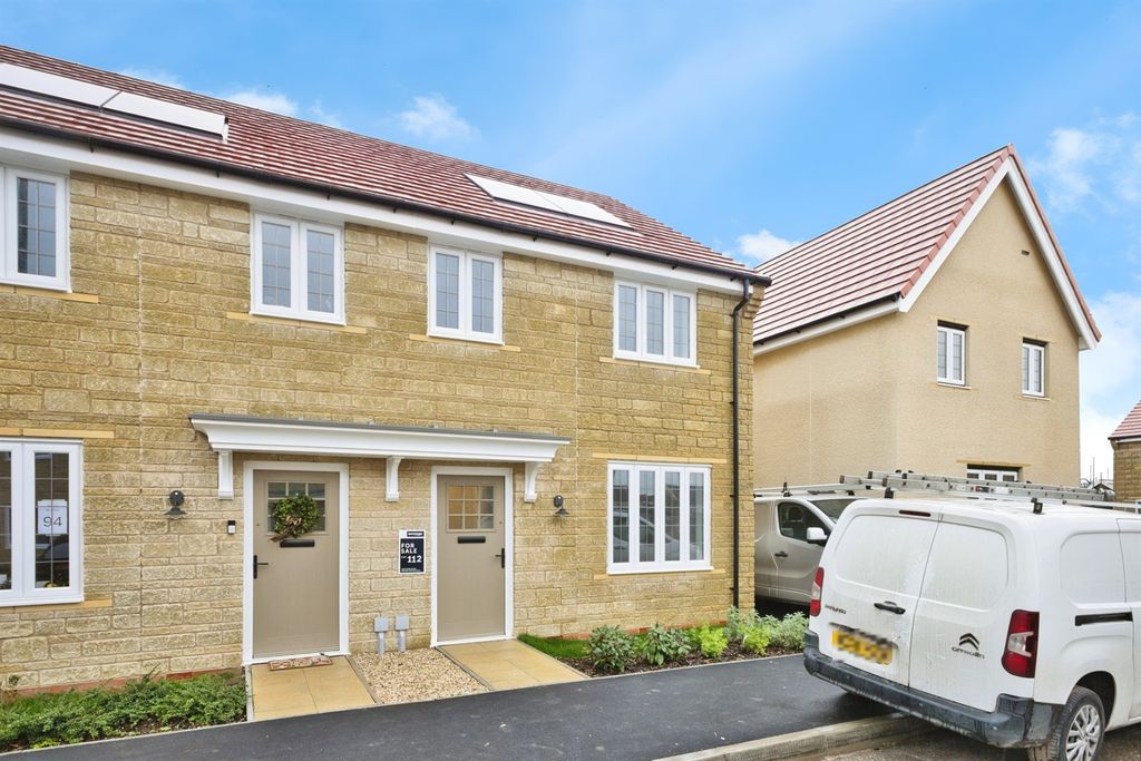 Property photo 1 of 21