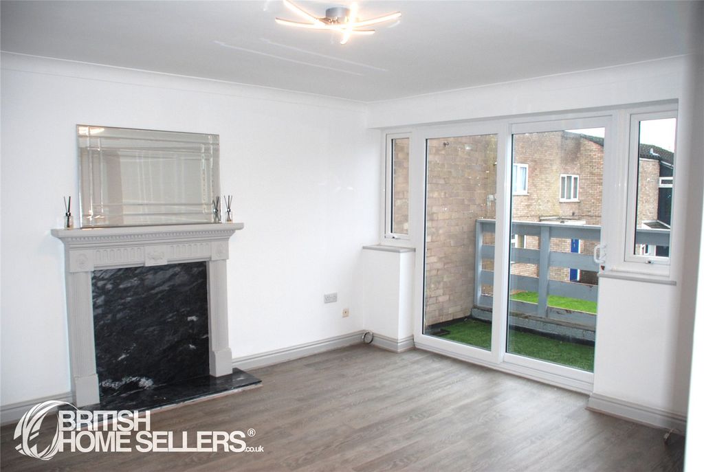 Property photo 3 of 9 Picture No. 06