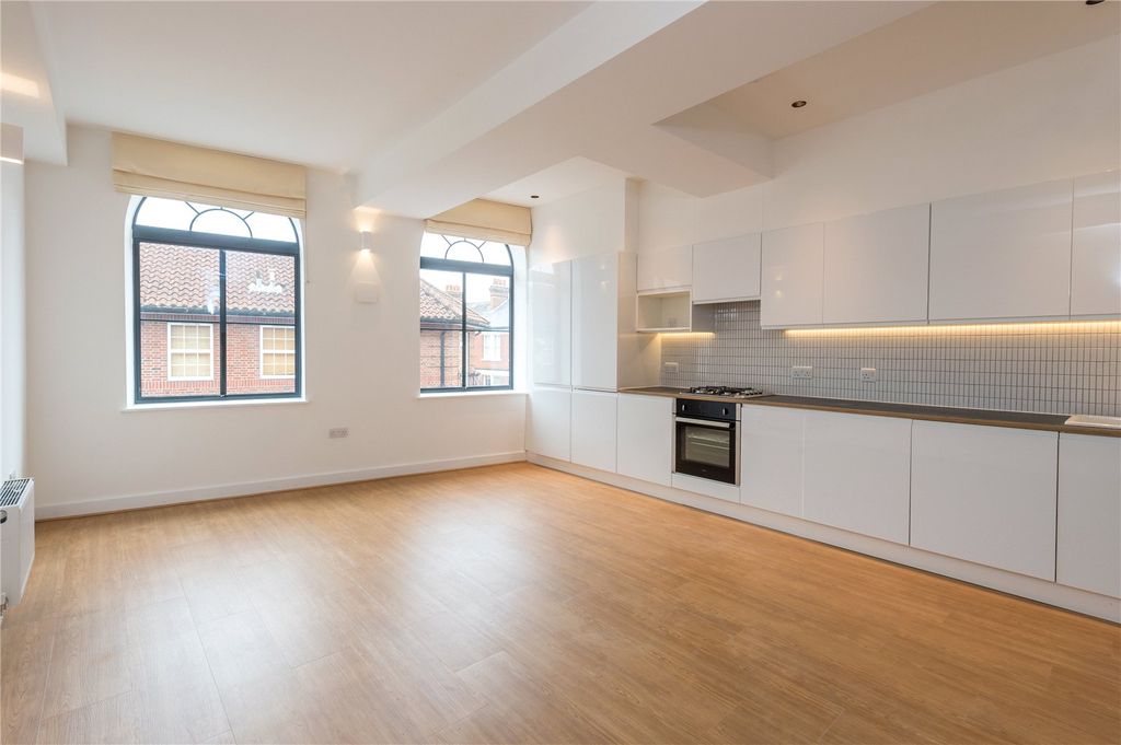 Property photo 2 of 7 Sitting Room