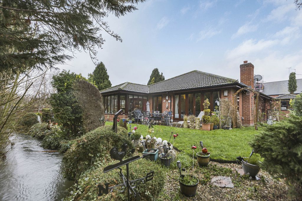 Property photo 2 of 25