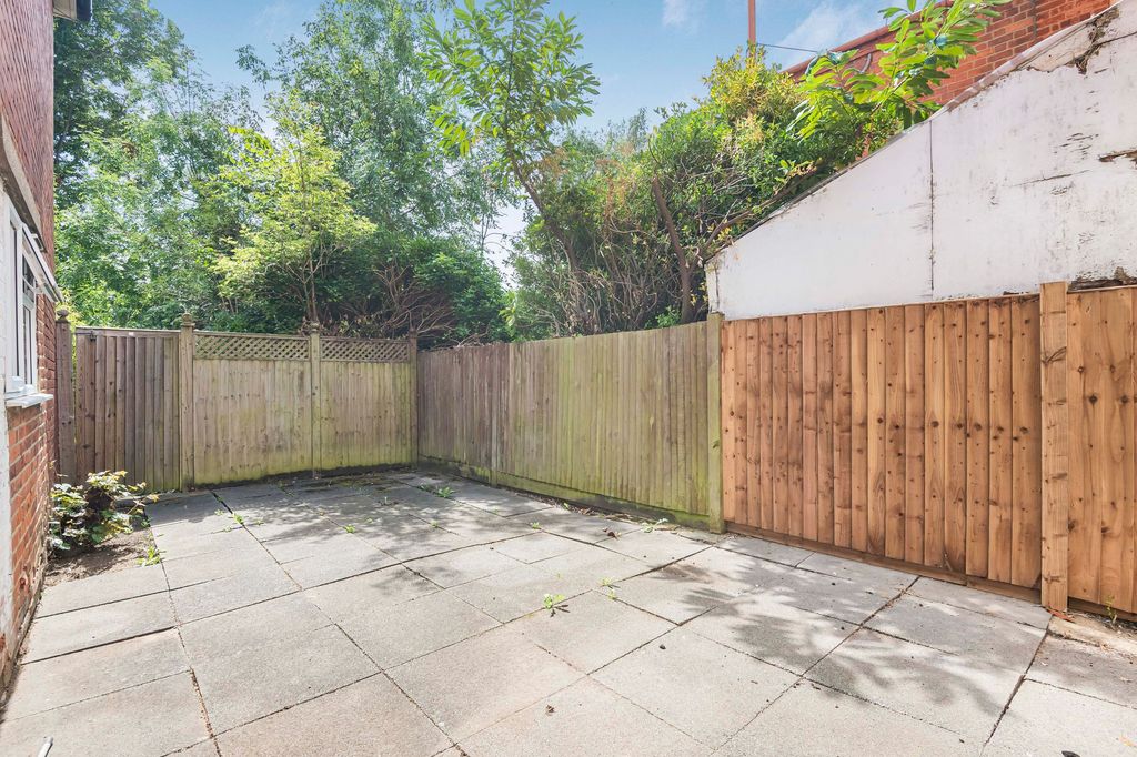 Property photo 3 of 35