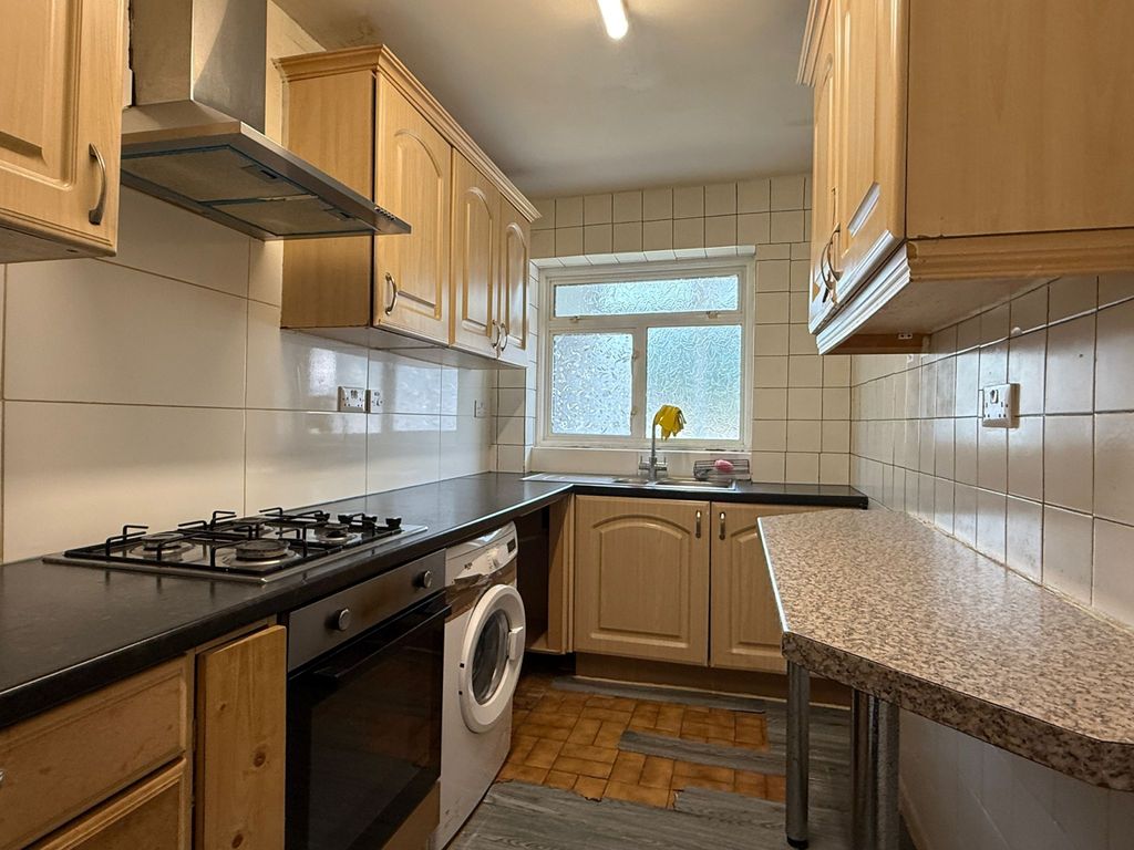 Property photo 3 of 11 Gallery