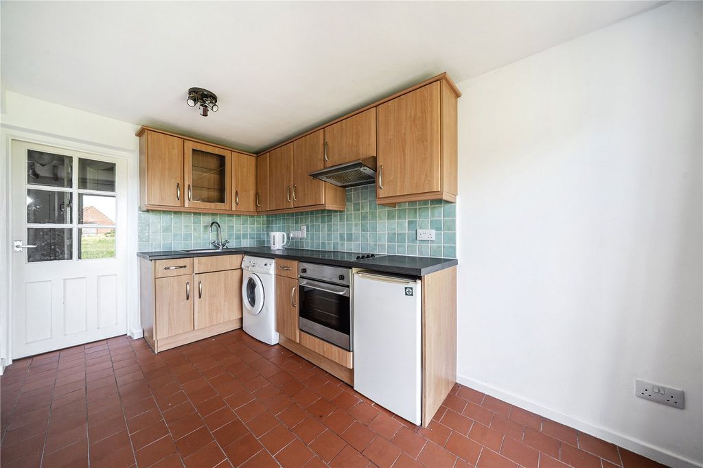 Property photo 3 of 21 Kitchen
