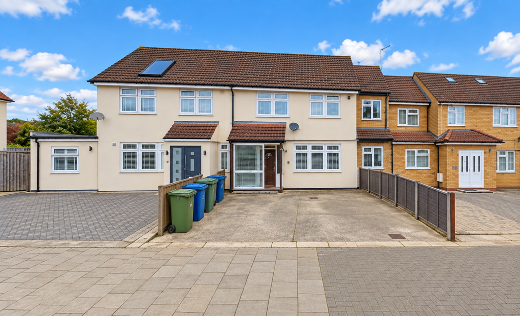 Property photo 1 of 6 1 Bedroom Flat To Rent Near Headstone Lane Station