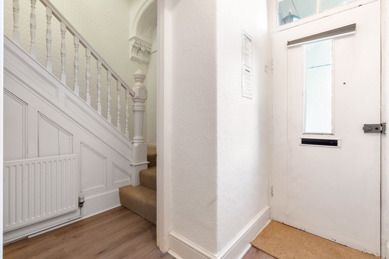 Property photo 2 of 15 Flat 2, 30 Hawarden Avenue