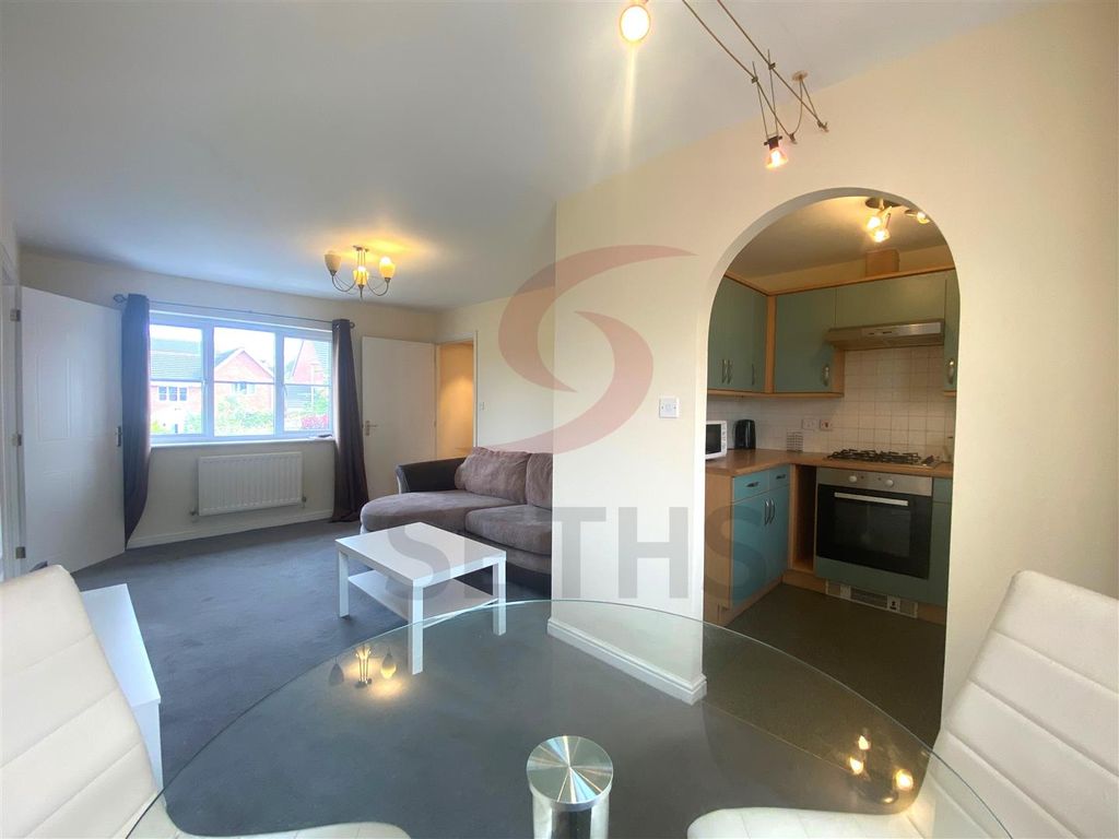 Property photo 2 of 6 Kitchen Lounge