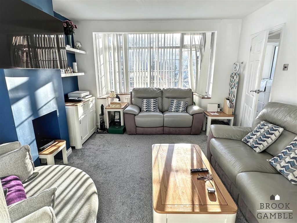 Property photo 2 of 16 01323 438506