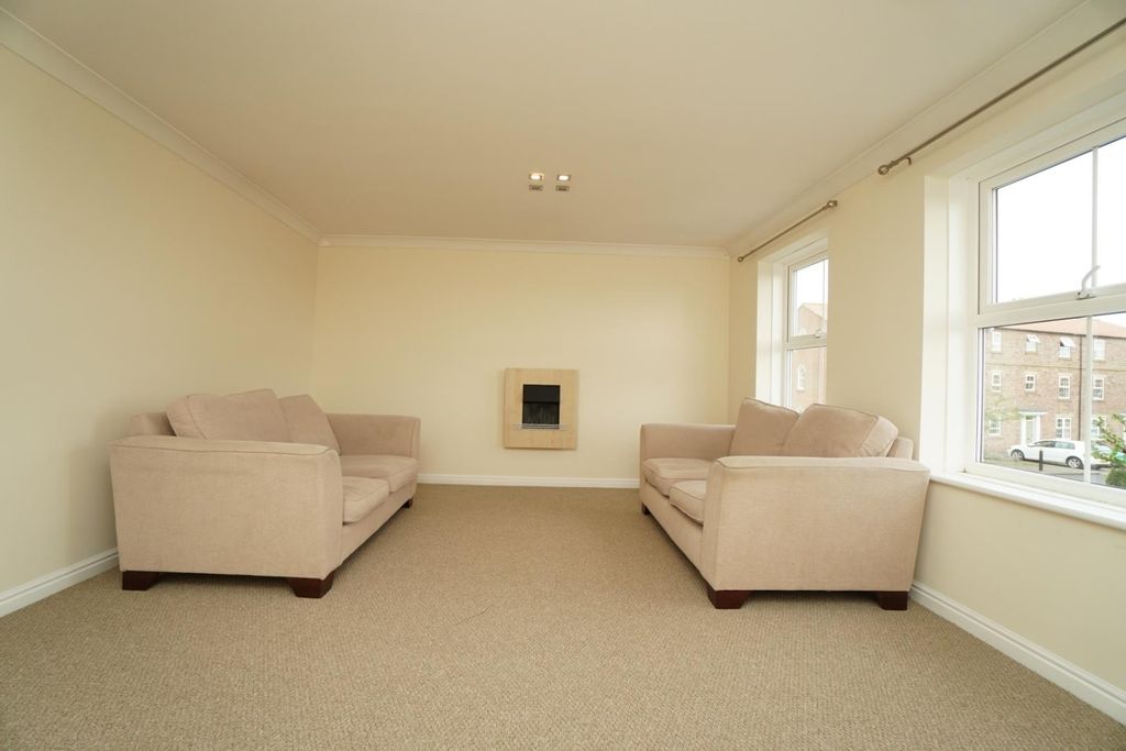 Property photo 2 of 9 Dining Lounge