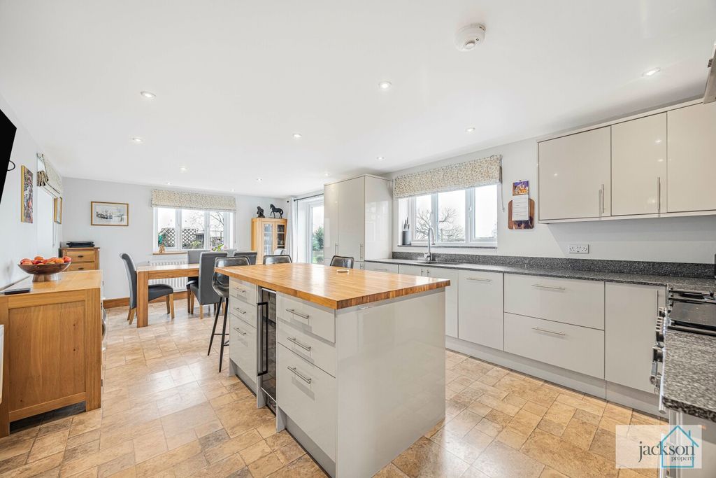 Property photo 2 of 31 35_74256_Watermarked