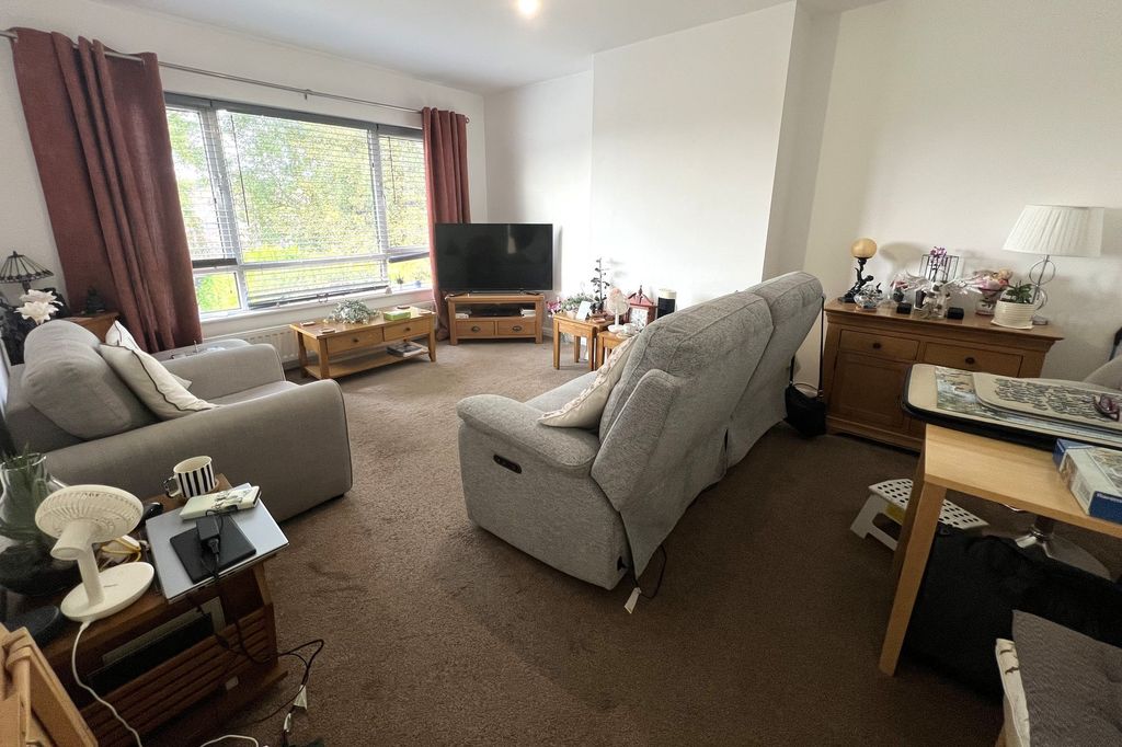 Property photo 2 of 9