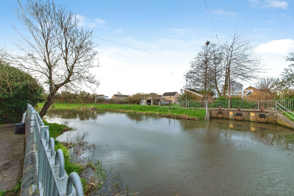 Property photo 3 of 15 Pbox-Img.Jpg