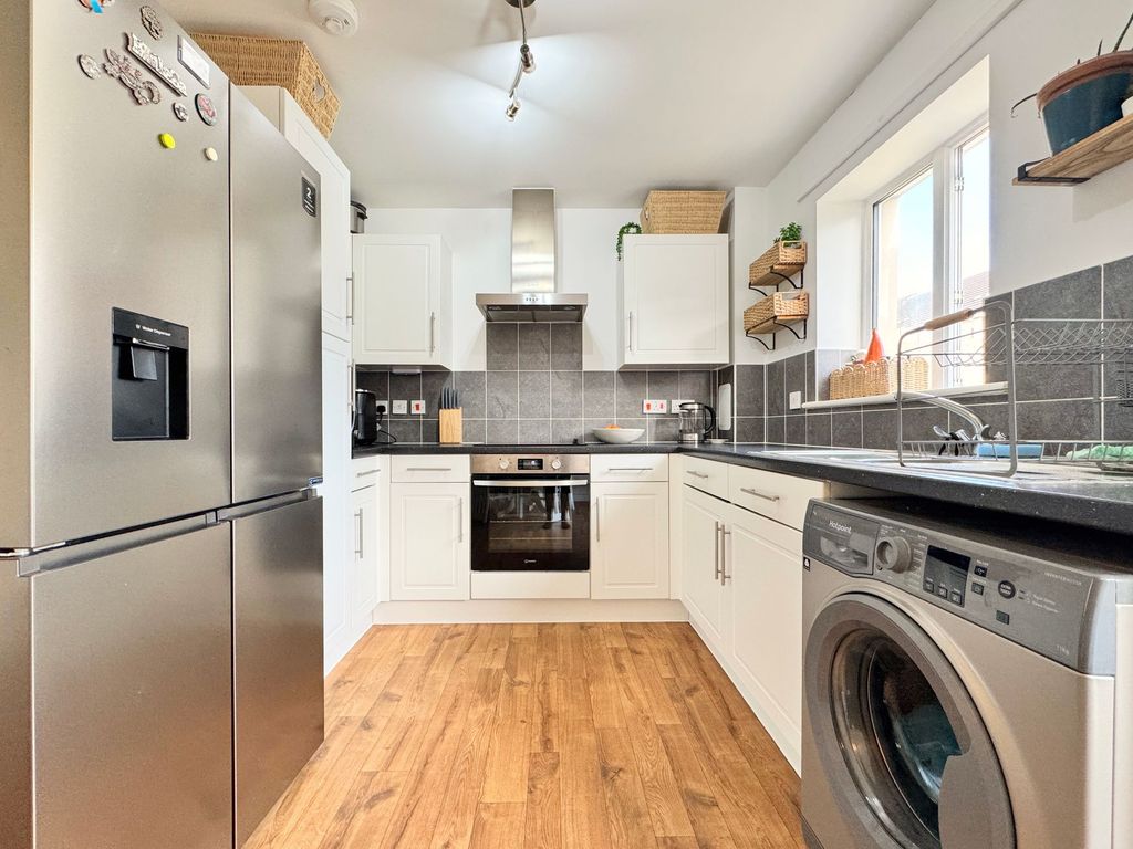 Property photo 3 of 19 Kitchen Diner