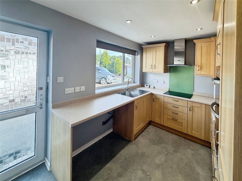 Property photo 3 of 16 Kitchen