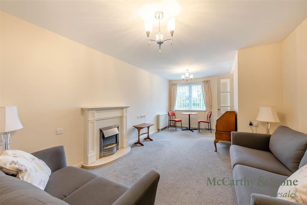 Property photo 1 of 16 8707010-Interior10.Jpg