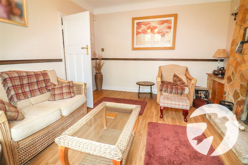 Property photo 3 of 23 Picture No. 32