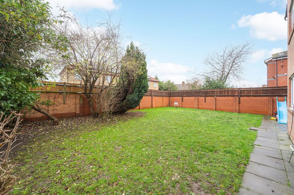 Property photo 3 of 11