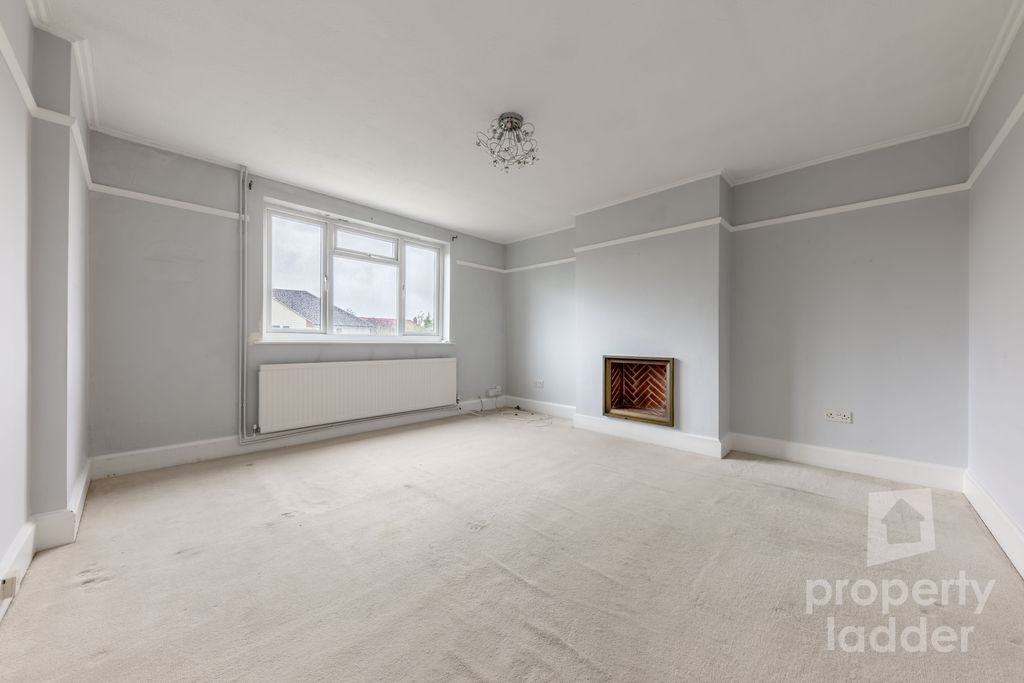 Property photo 3 of 11 Pl-7