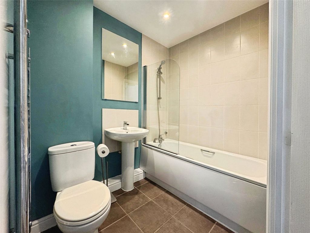 Additional image 4 of 2 bed flat for saleGibson Drive, Bracknell, Berkshire RG12