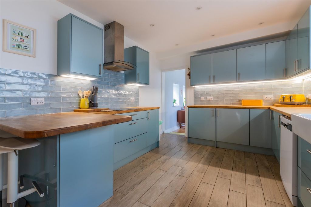 Property photo 2 of 32 Partridge Road 20-6.Jpg