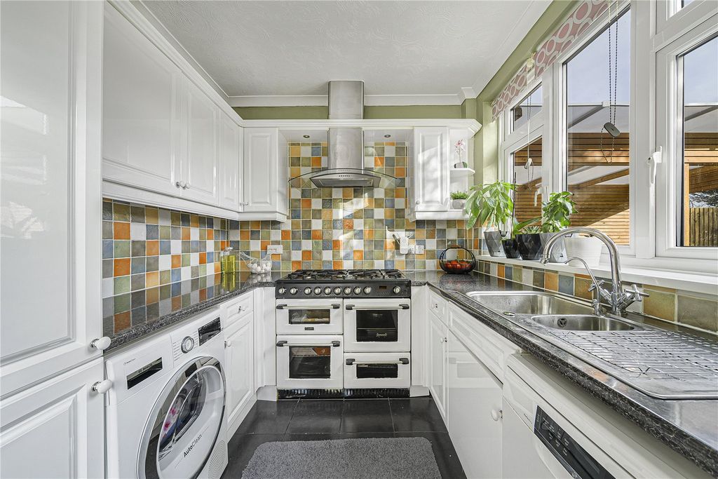 Property photo 3 of 30 Kitchen