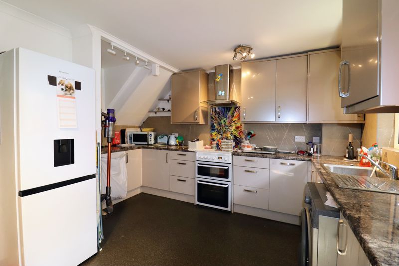 Property photo 2 of 16 Kitchen