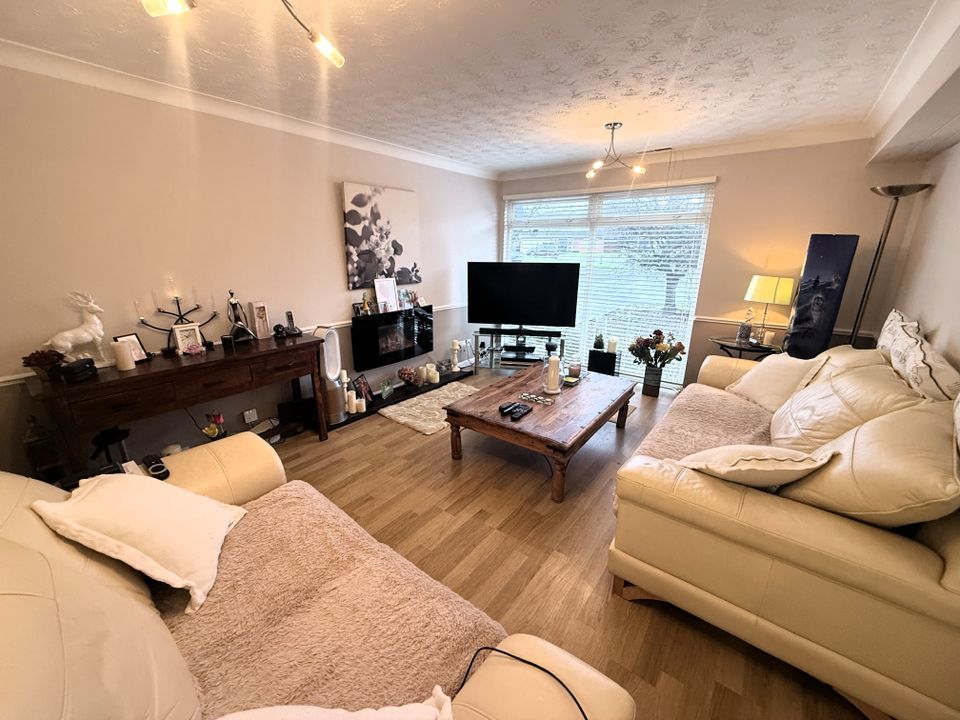 Property photo 3 of 12 Img4116