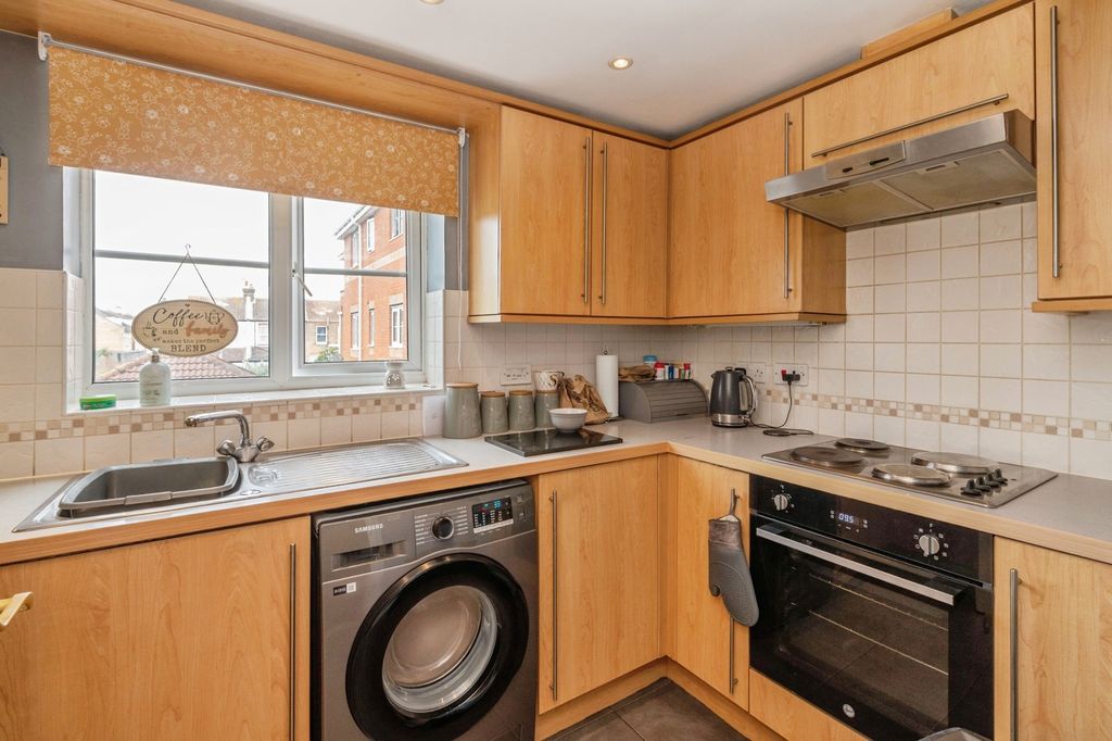 Property photo 3 of 11 Pbox-Img.Jpg