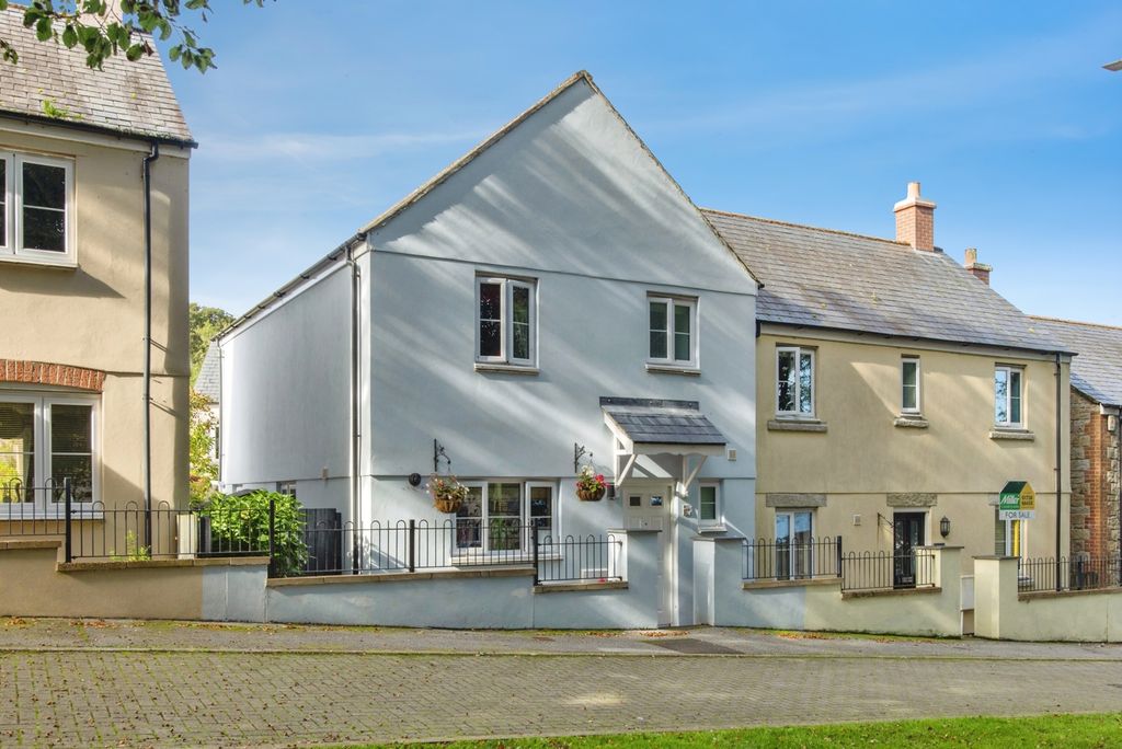 Property photo 1 of 18 Pbox-Img.Jpg