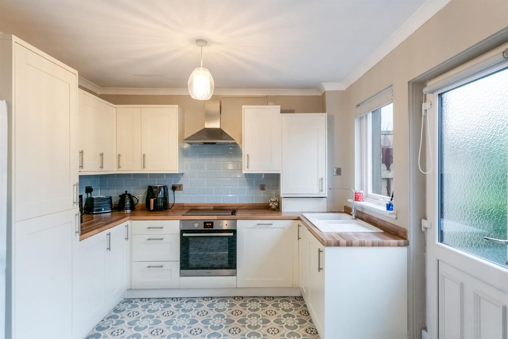 Property photo 2 of 24 Kitchen