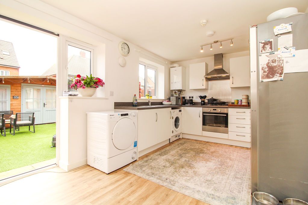 Property photo 2 of 16 Kitchen