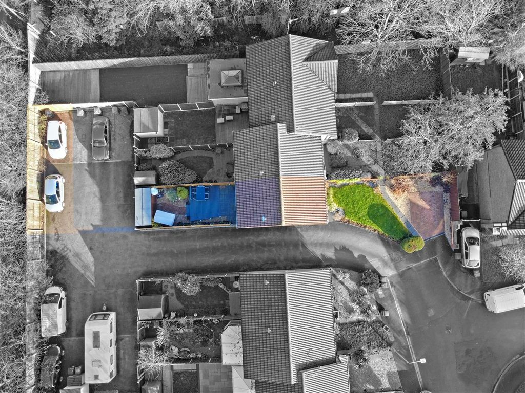 Property photo 2 of 14 Overhead.Jpeg