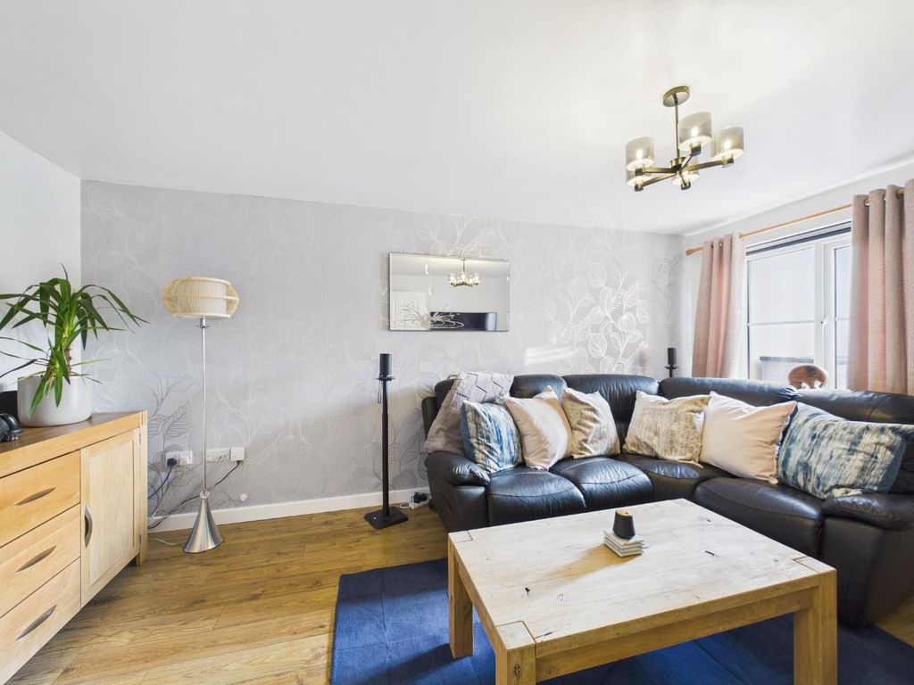 Property photo 3 of 21