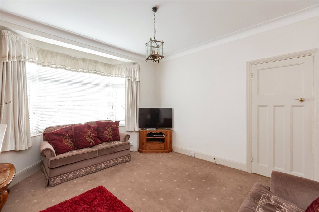 Property photo 3 of 16 Picture No. 14