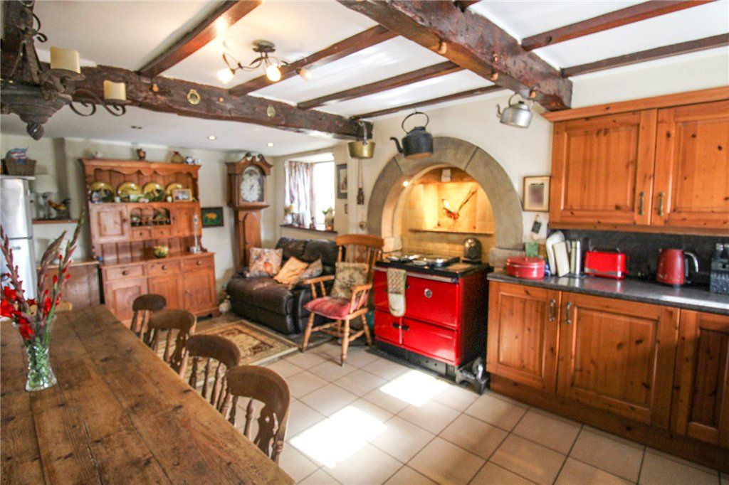 Property photo 2 of 11 Dining Kitchen