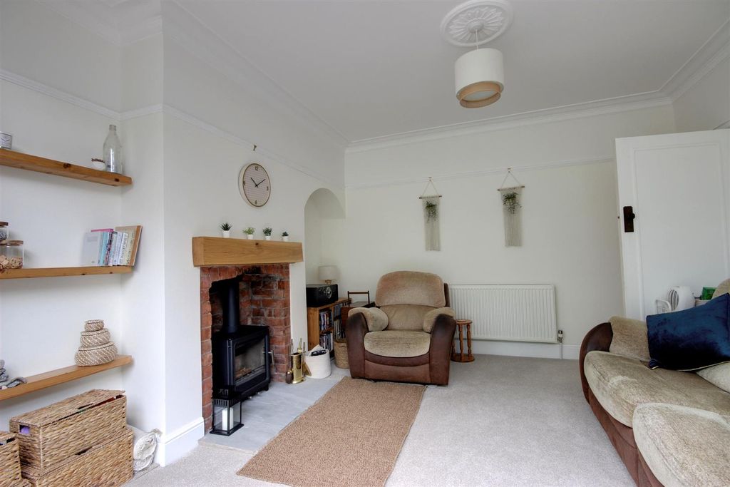 Property photo 3 of 25