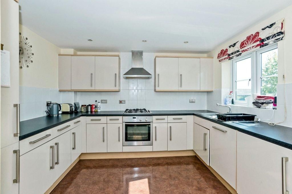 Property photo 2 of 9
