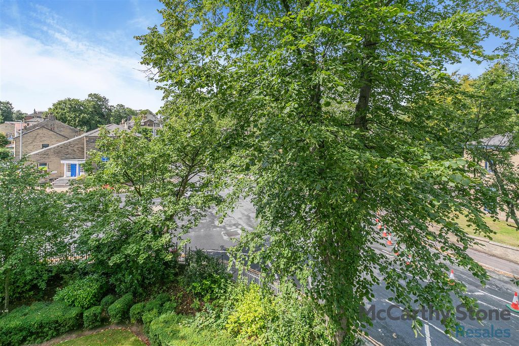 Property photo 3 of 20 8659844-Exterior01.Jpg