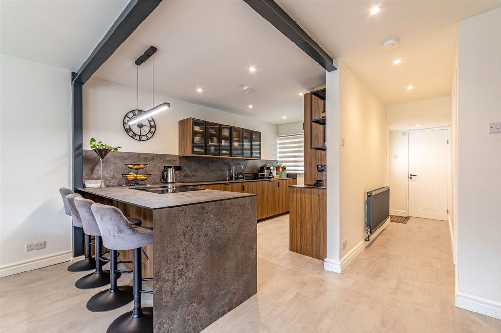 Property photo 2 of 27 Kitchen