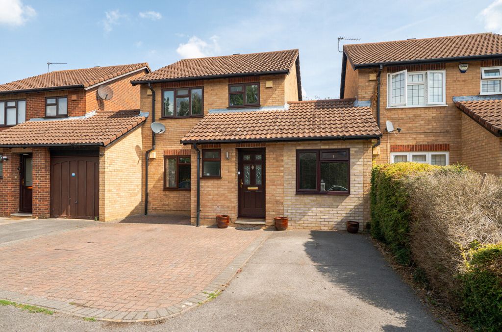 Property photo 1 of 18 1497990-18-6A61Ef...