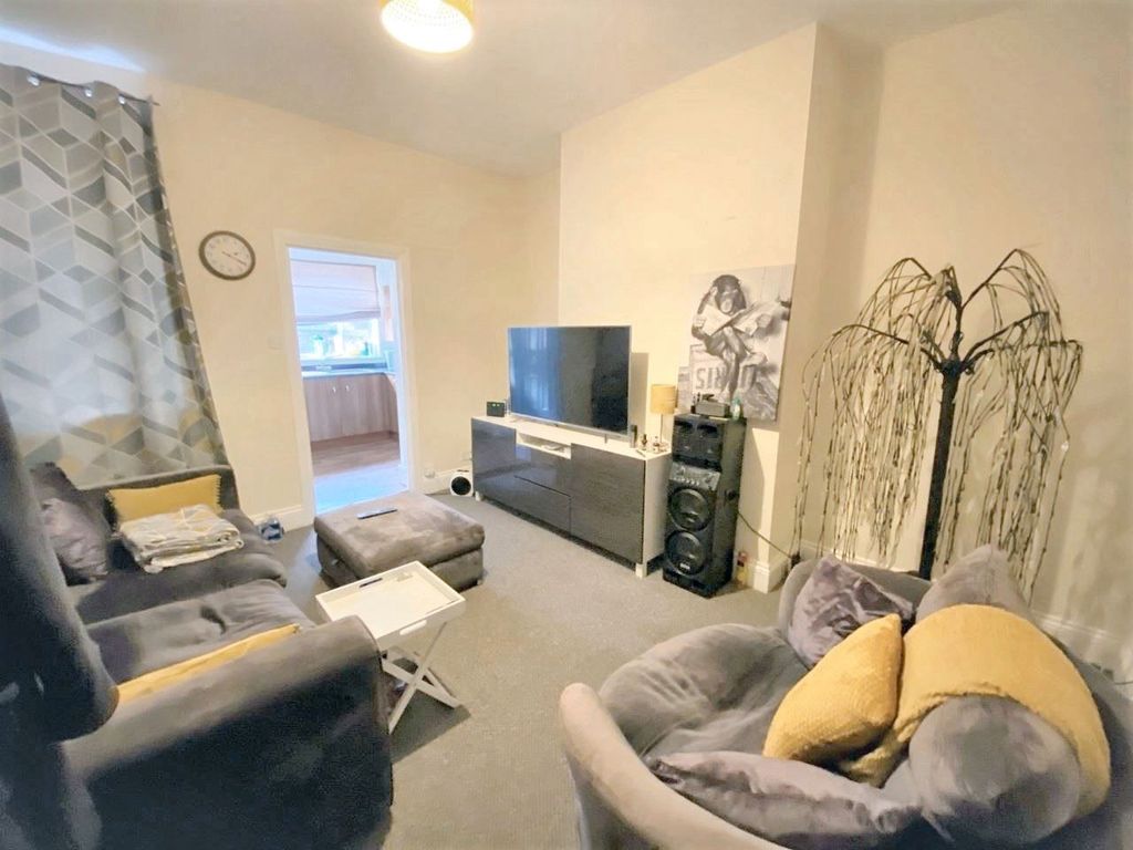 Property photo 2 of 5