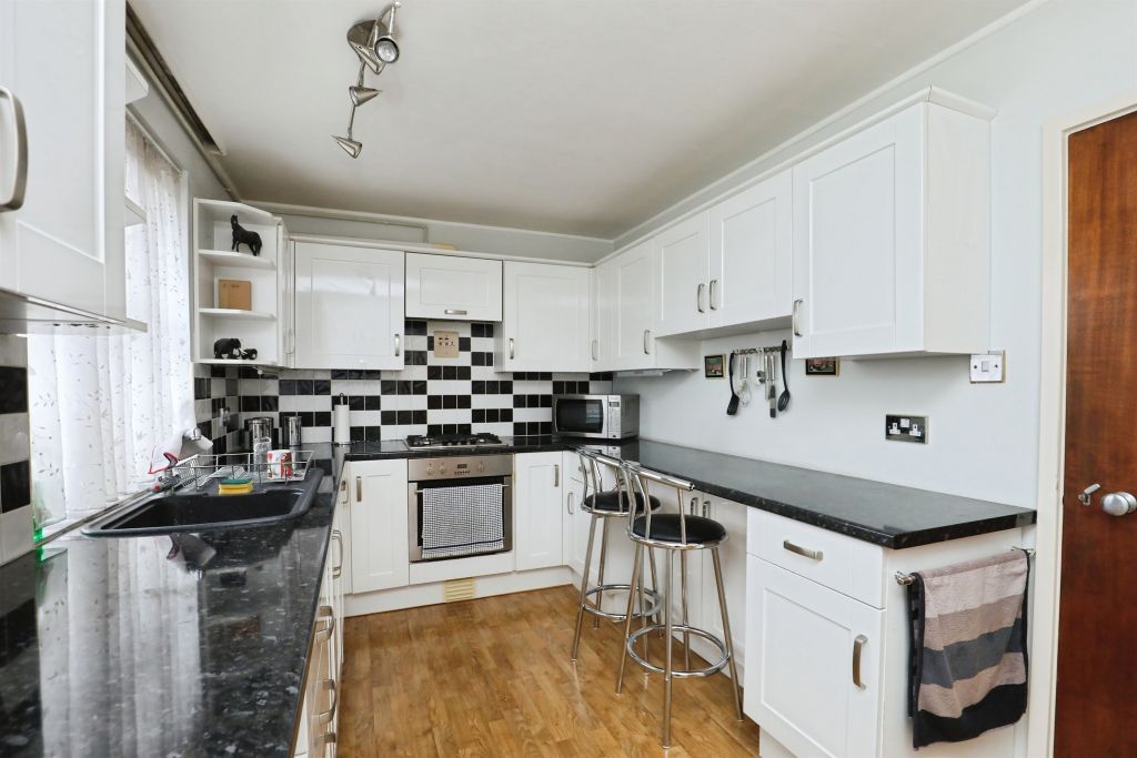 Property photo 3 of 16