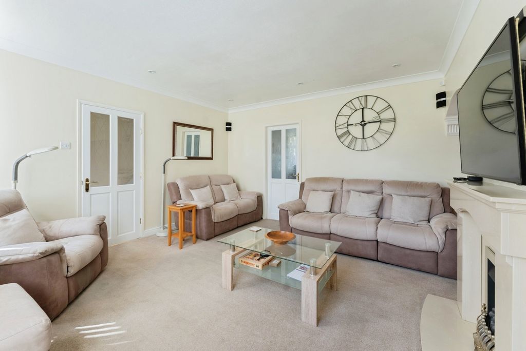 Property photo 2 of 11 Pbox-Img.Jpg