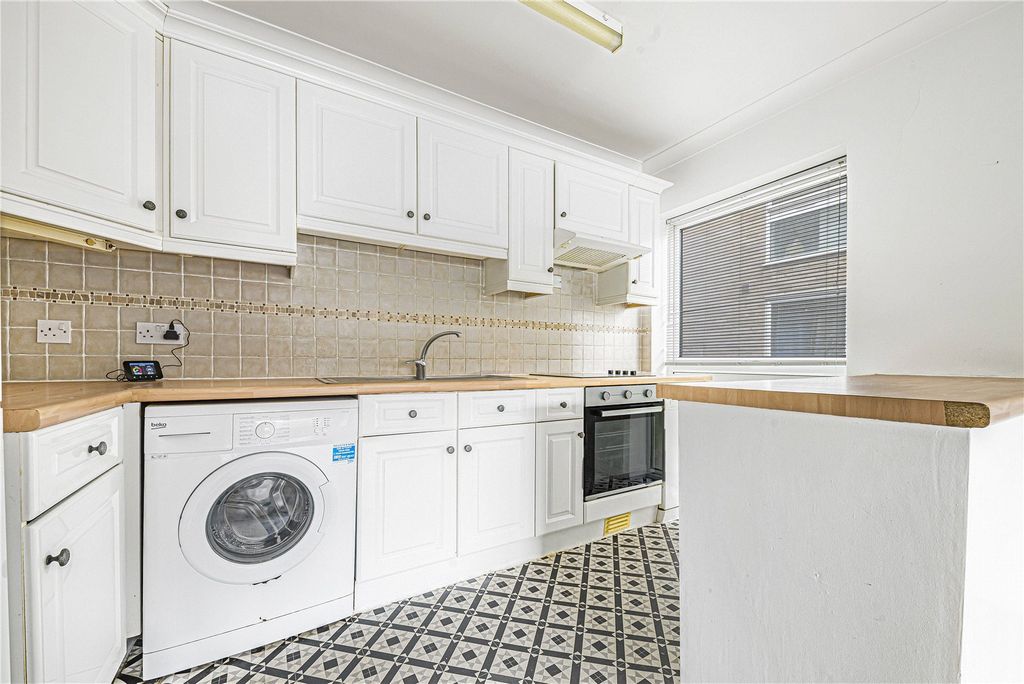 Property photo 2 of 15 Picture No. 05