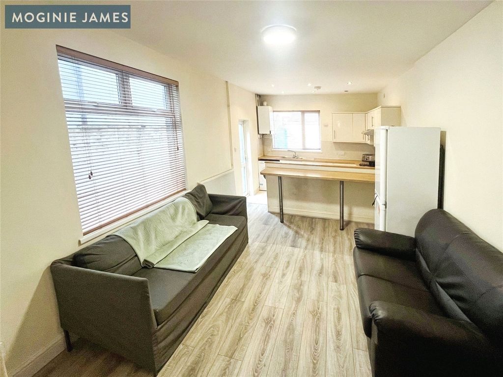 Property photo 3 of 12 Picture No. 05