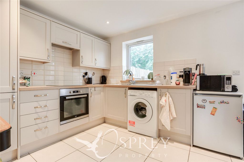 Property photo 2 of 13 Picture No. 12