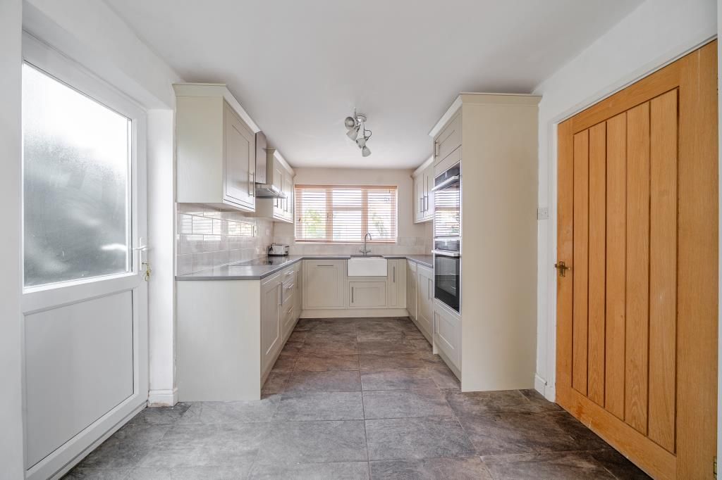 Property photo 2 of 20 Kitchen