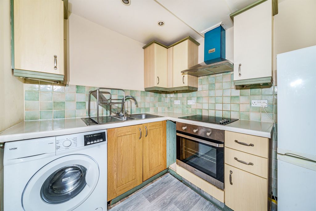 Property photo 3 of 13